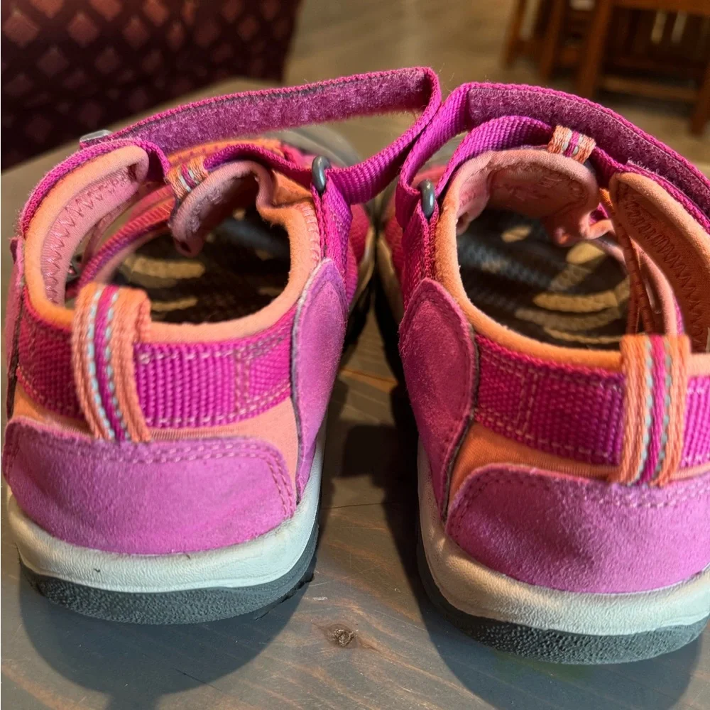 Keen Kids Magenta and Black Sandals